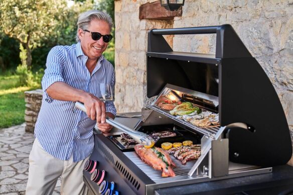 Napoleon Gagsgrillküche OASIS 106 Bundle, 32-Zoll Einbaugrill 700er-Serie Mattschwarz