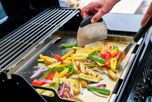 Napoleon Gasgrill Freestyle 425, Schwarz - Modell 2026